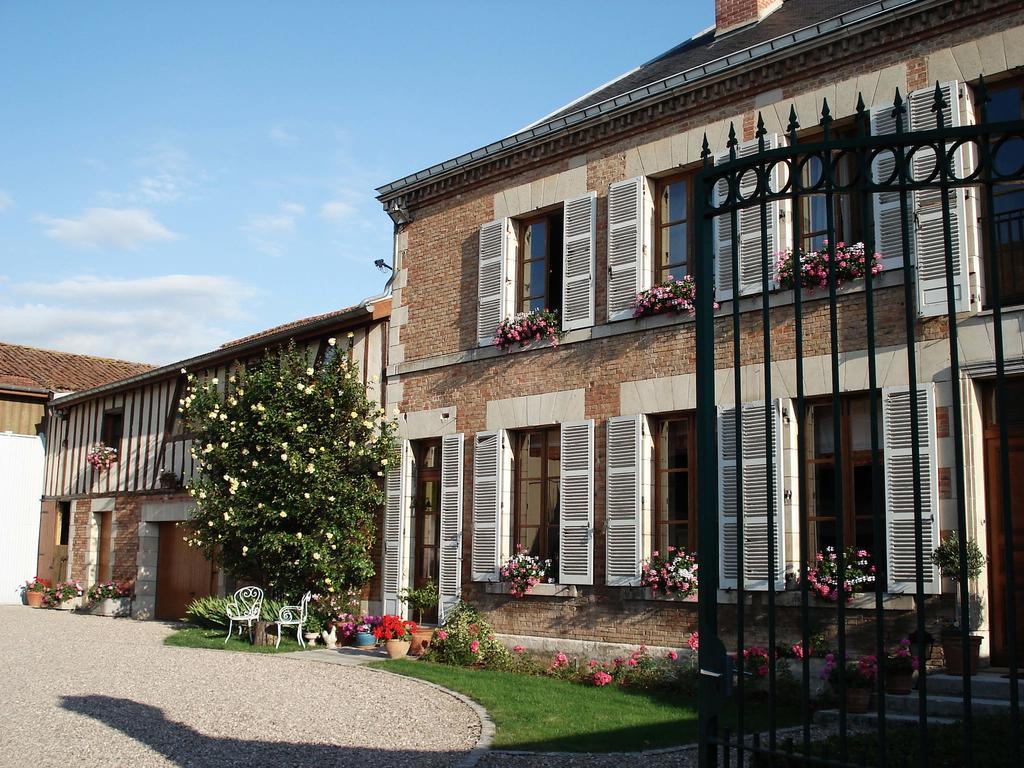 Entre Cour Et Jardin Hotell Châlons-en-Champagne Eksteriør bilde