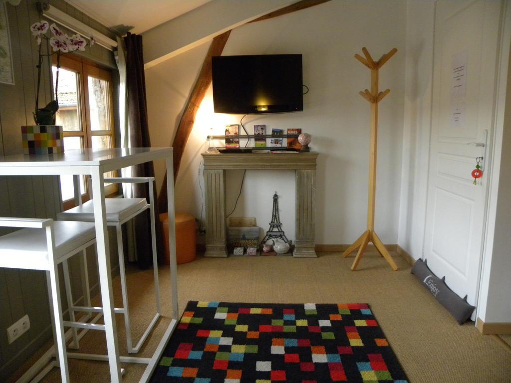 Entre Cour Et Jardin Hotell Châlons-en-Champagne Eksteriør bilde