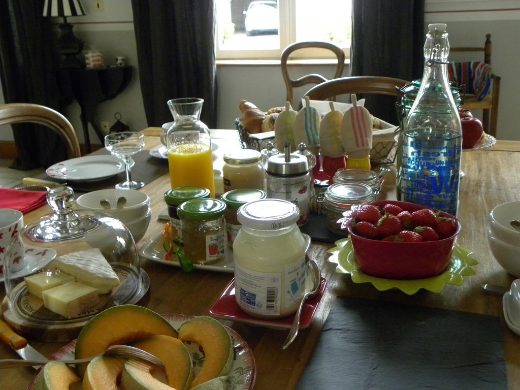 Entre Cour Et Jardin Hotell Châlons-en-Champagne Eksteriør bilde